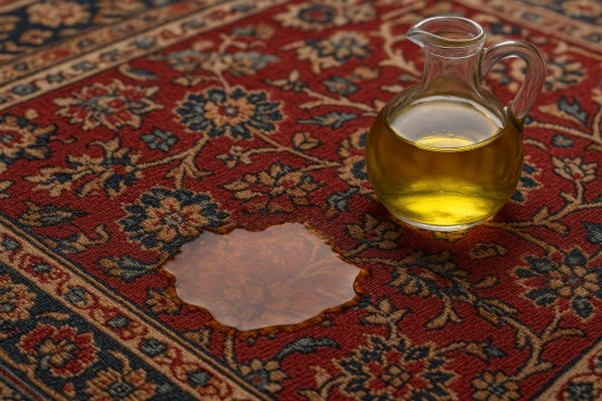 پاک کردن لکه روغن از روی انواع فرش