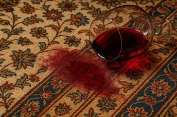پاک کردما لکه شراب از روی فرش